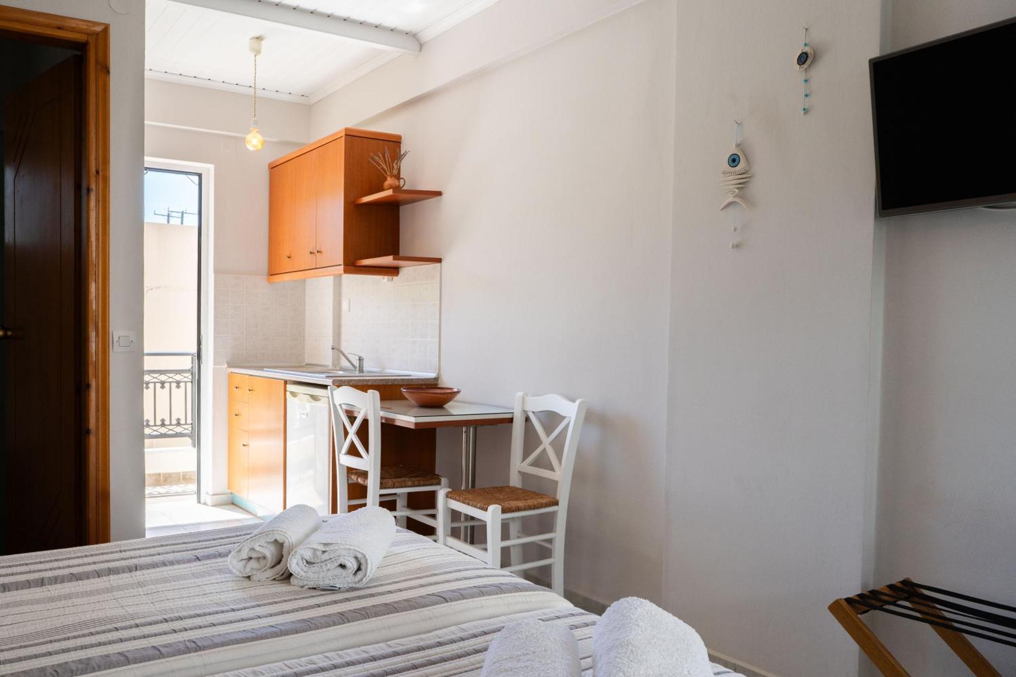 Medousa Studio & Apartments 플라키아스 외부 사진