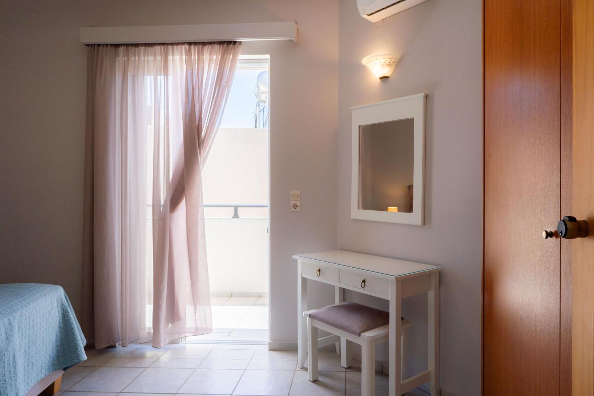 Medousa Studio & Apartments 플라키아스 외부 사진